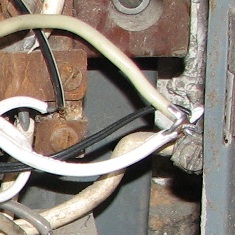 The shield of 2 floors of a 9-storey building, the neutral of this and all the upper floors is connected through an incomprehensible connection in the electrical tape. also on the upper right part of the photo you can see that on this floor some other strange neutrals are connected