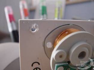 Modding van een computer met een prachtig verlichte analoge voltmeter