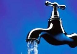 Dažnio keitiklio ir įtampos reguliatoriaus pritaikymas priemiesčio vandens tiekimo sistemose