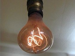Is Thomas Edison the inventor of the incandescent lamp?