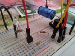 Kondenzátorok elektronikus áramkörökben. 2. rész. Váltóközi kommunikáció, szűrők, generátorok