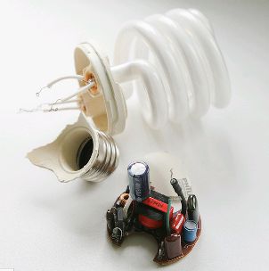 lâmpada fluorescente compacta queimada