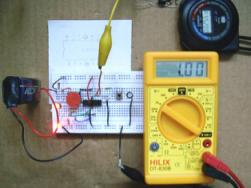 Feedback operational amplifier circuitry