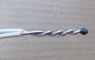 Conexão soldando fios de alumínio