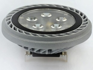 LED-lamppu pistorasialla G53