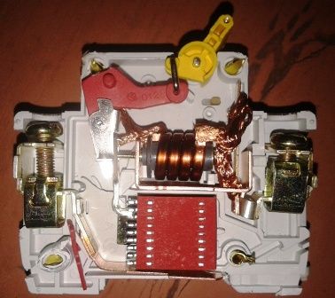 IEK circuit breaker