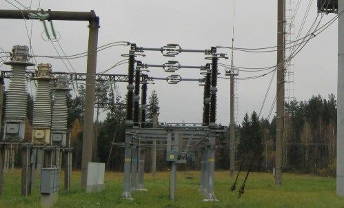 typ odpojovače na rozváděči - 330 kV