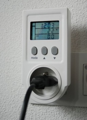 Household power meter for sockets