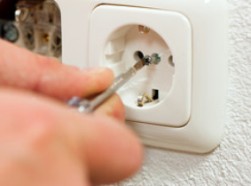 Faults in outlets: what causes the appearance and how to eliminate