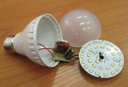 rastavljena LED svjetiljka