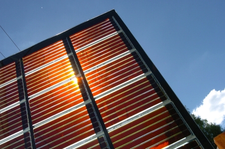 Paneles solares hechos de materiales baratos