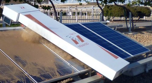 Robot za čišćenje solarne ploče