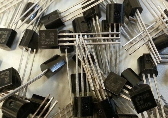 Bipoliniai tranzistoriai: grandinės, režimai, modeliavimas