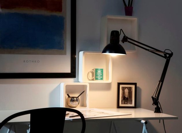 Modern bordslampa