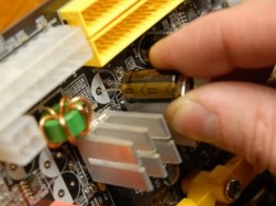Како заменити кондензатор