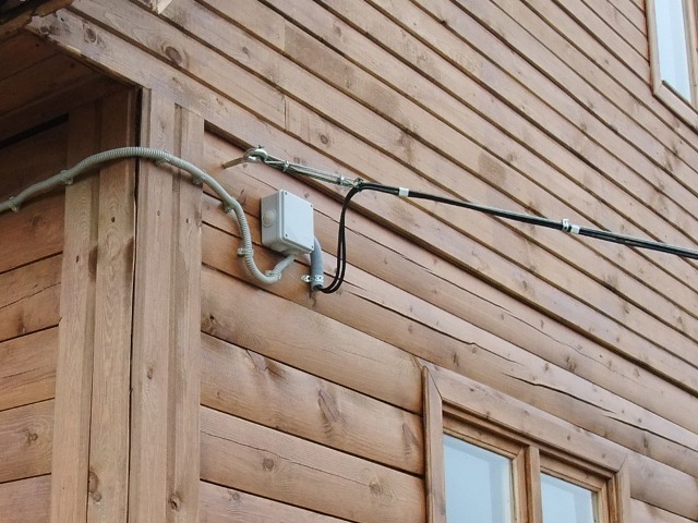 Welke kabel kan buitenshuis worden gebruikt en hoe deze te leggen