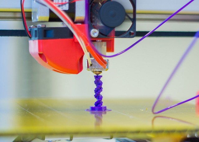 Tipi, dispositivo e principio di funzionamento della stampante 3D
