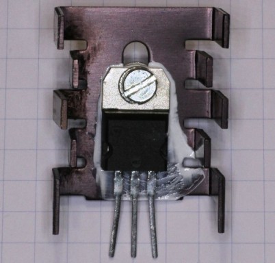 Výkonový tranzistor radiátoru