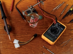 Bootstrap capacitor in a half-bridge control circuit