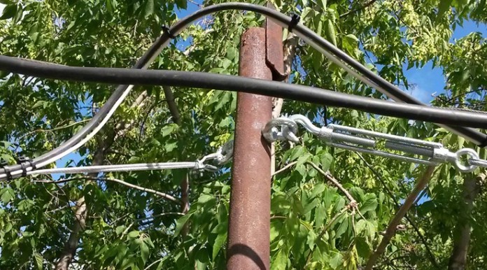 Outdoor cable mount