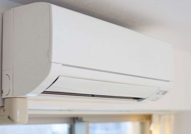 In what cases is a conventional air conditioner better than an inverter