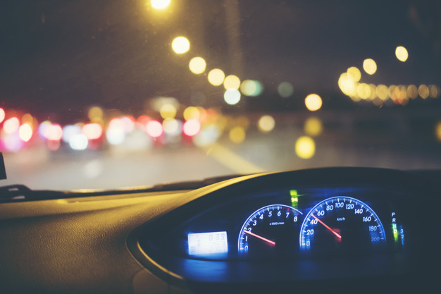 Ako sú elektronické senzory rýchlosti pre automobily usporiadané a ako fungujú