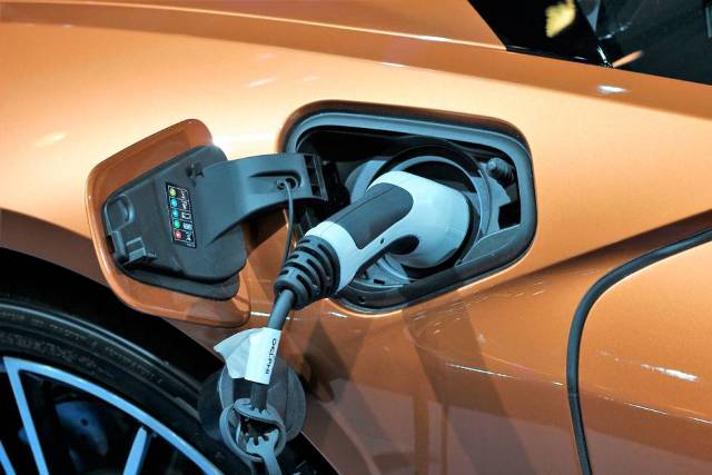 Milyen akkumulátorokat használnak a modern elektromos járművekben