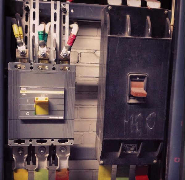 The past and present of circuit breakers